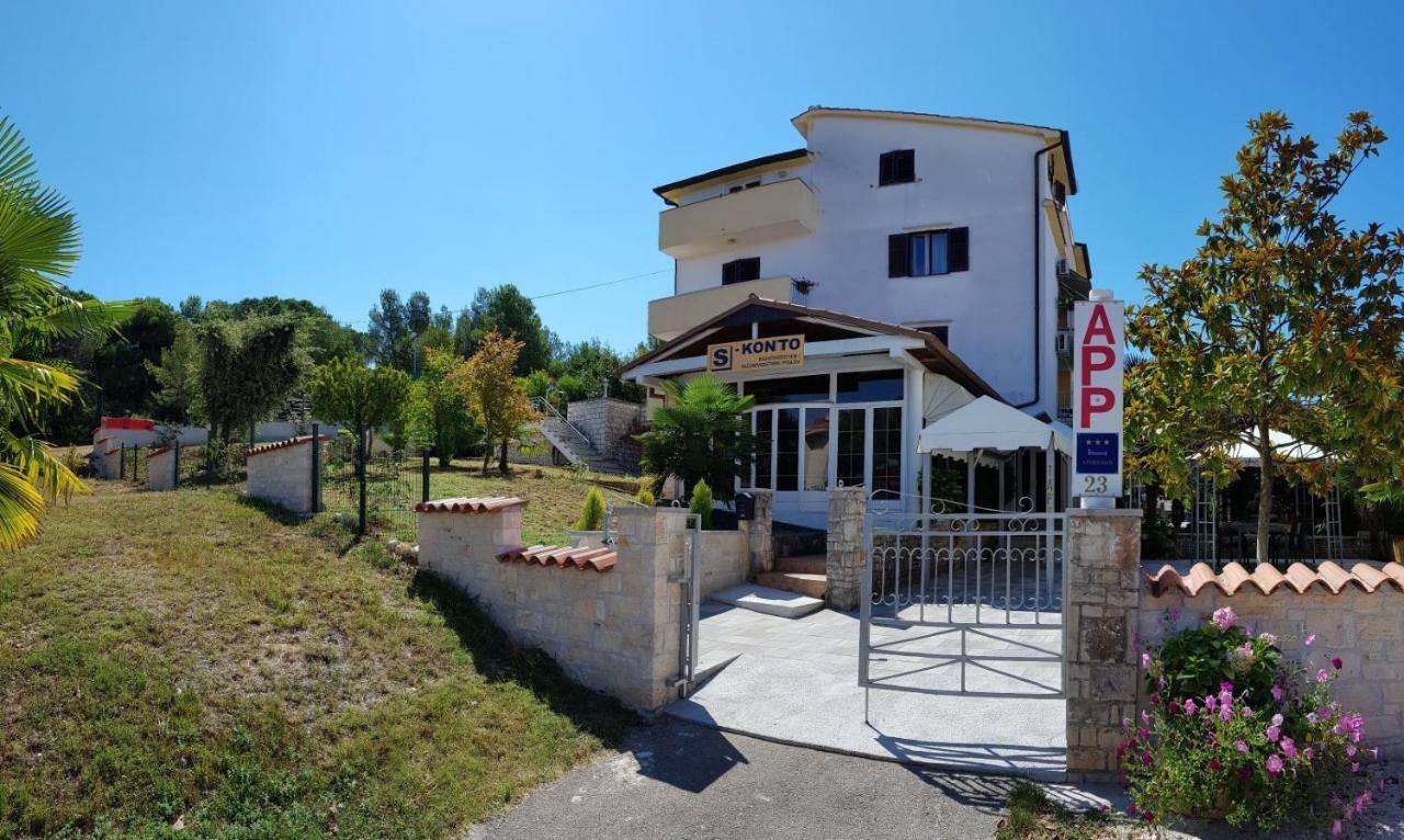 Apartments Lori Porec Luaran gambar